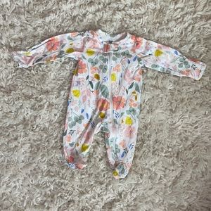 Newborn onesies 2pk